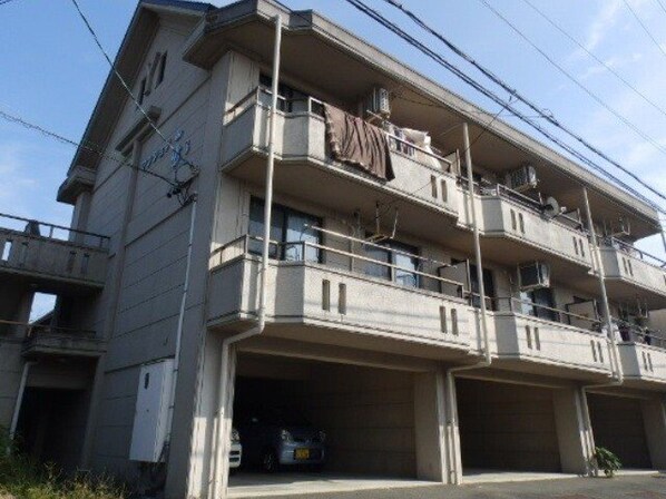 マンション山﨑Ⅲの物件外観写真